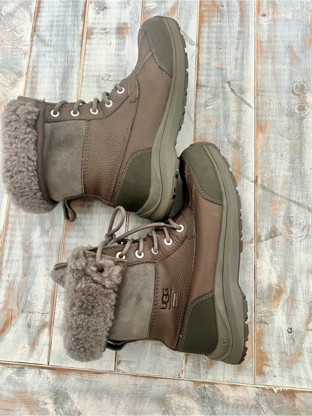 UGG Waterproof Shearling-Lined Winter Boots – Taupe/Brown – Excellent Pre-Owned
